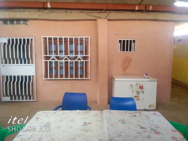 Venda Vende-se está residência