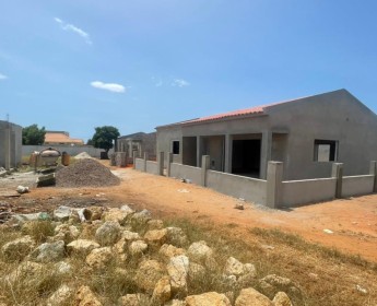 A venda VIVENDAS A VENDA EM CONDOMINIO PRIVADO Renda Resuluvel