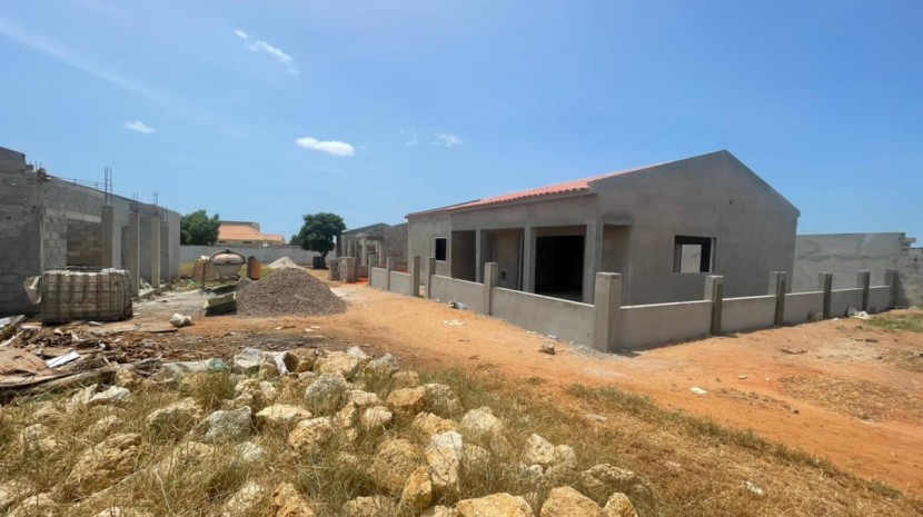 Venda VIVENDAS A VENDA EM CONDOMINIO PRIVADO Renda Resuluvel