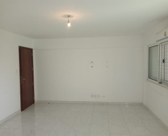 A venda ARRENDA-SE ESCRITÓRIO 79m2 MAIANGA