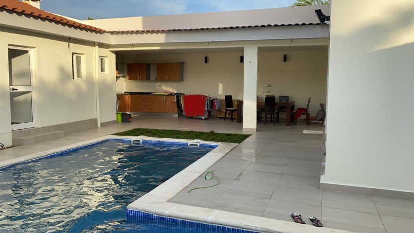 Venda Vivenda V5 + Anexo e Piscina.. Condominio Austim