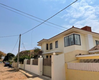 A venda T5 no bairro Popular