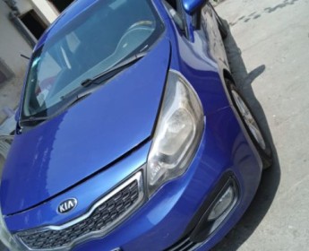 A venda Kia Rio Mala