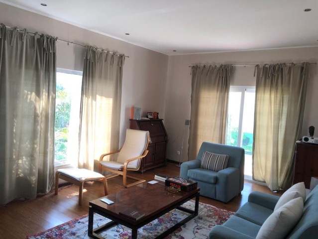Venda Belíssima casa V4+1 com piscina Benfica kifica