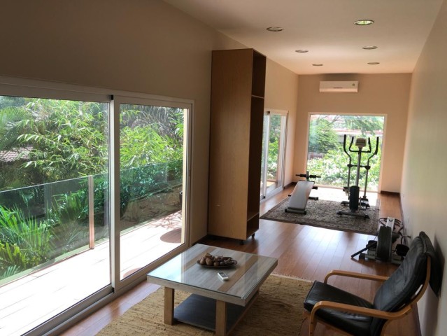 Venda Belíssima casa V4+1 com piscina Benfica kifica