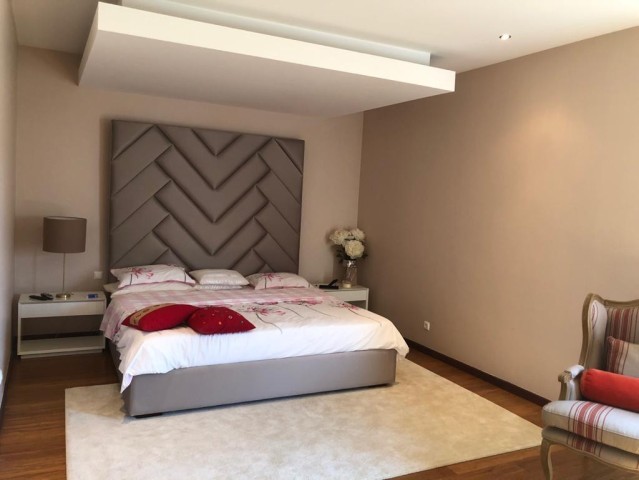 Venda Belíssima casa V4+1 com piscina Benfica kifica