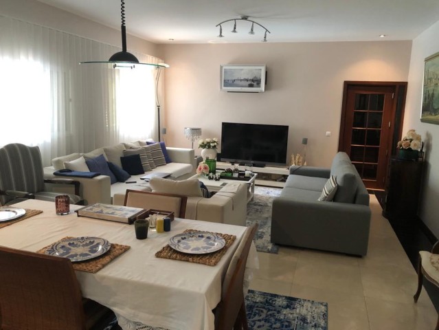 Venda Belíssima casa V4+1 com piscina Benfica kifica