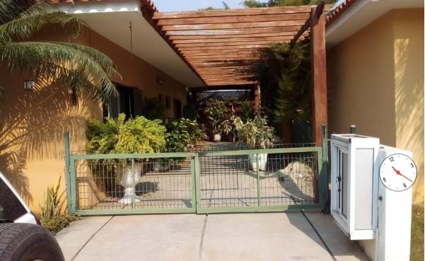 Venda Vivenda V4 térrea com piscina em Talatona condomínio Alpha*