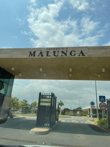 Venda V5, 5 suítes no Condomínio Malunga