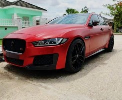 A venda JAGUAR XE SPORT
