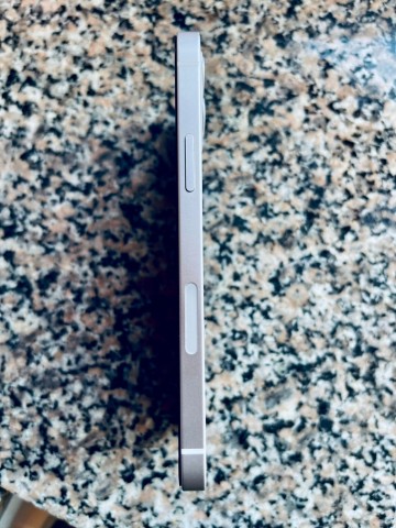 Venda IPhone 12 normal
