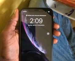 A venda IPhone XR 64GB