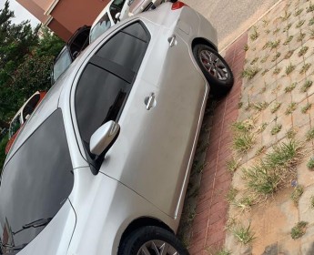 A venda Nissan Almera 2016