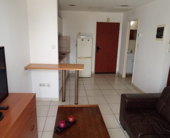 A venda ARRENDA-SE APARTAMENTO T0 MOBILADO - MACULUSSSO
