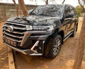 A venda À VENDA: Toyota Land Cruiser V8