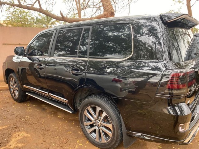 Venda À VENDA: Toyota Land Cruiser V8