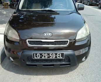 A venda Kia Soul "brown