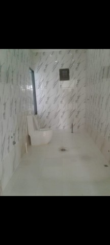 Venda Vivenda V6 com piscina no Patriota, junto ao condomínio Vila Vitória