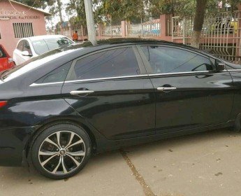 A venda HYUNDAI SONATA 2014