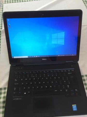 Venda COMPUTADOR PORTÁTIL DELL ECRÃ TÁCTIL ( DIGITAL)