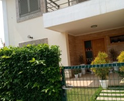 A venda À VENDA: Excelente moradia V3 duplex, no Condomínio Luar de Talatona.