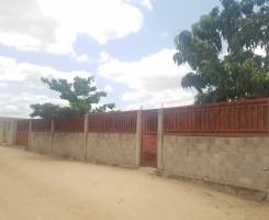 A venda TERRENO LOCALIZADO NA SEGUNDA LINHA DA VIA EXPRESSA CONVIZINHO AO COND...