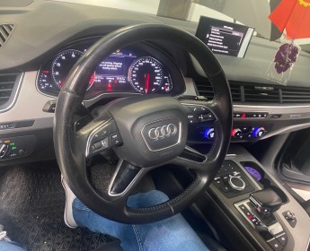 A venda AUDI Q7 Quattro super limpo