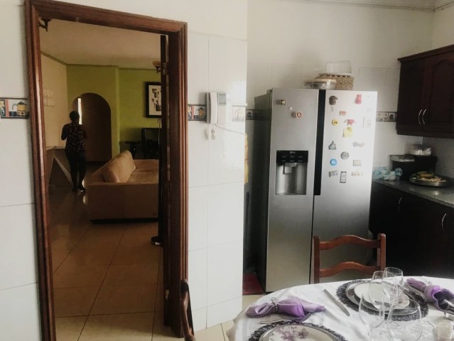 Venda Vivenda com piscina V3+1, Patriota