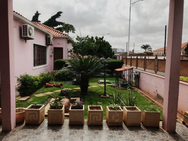 Venda Vivenda com piscina V3+1, Patriota