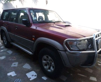 A venda Nissan Patrol a venda