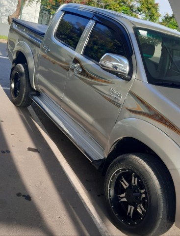 Venda TOYOTA HILUX AUTOMÁTICO cinza
