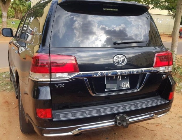 Venda TOYOTA VX V8 PLATINUM 2019