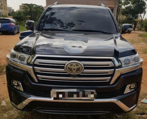 Venda TOYOTA VX V8 PLATINUM 2019