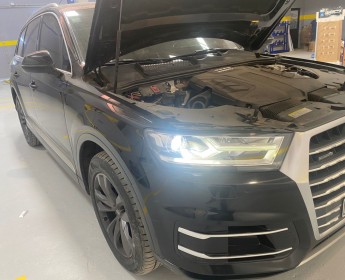 A venda AUDI Q7 semi novo