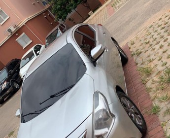 A venda Nissan Almera FULL
