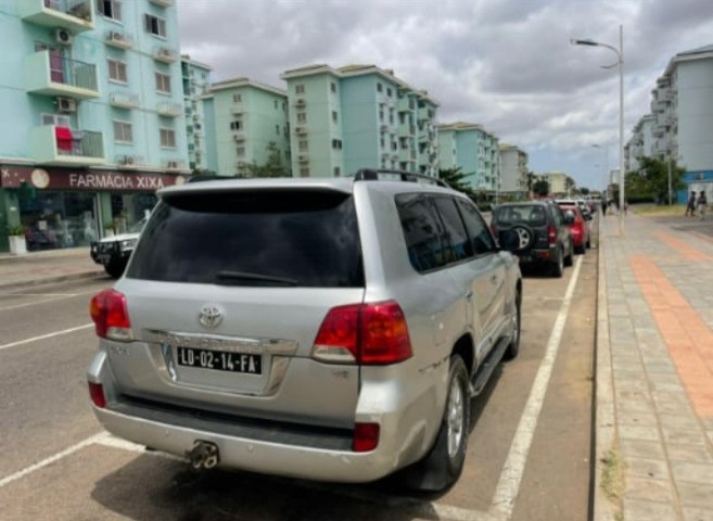 Venda Toyota Land Cruiser Gxr v8