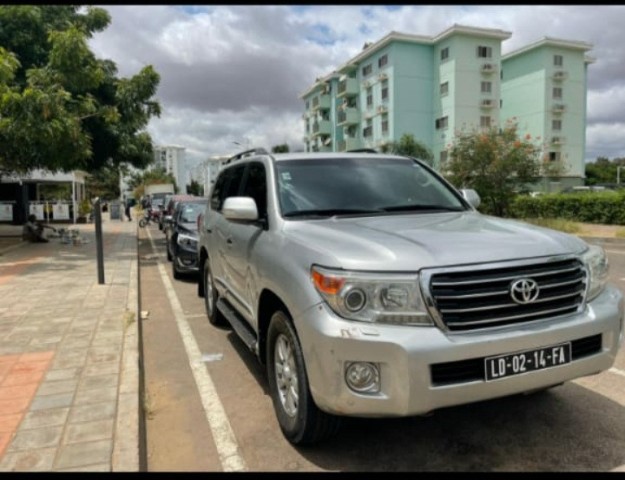 Venda Toyota Land Cruiser Gxr v8