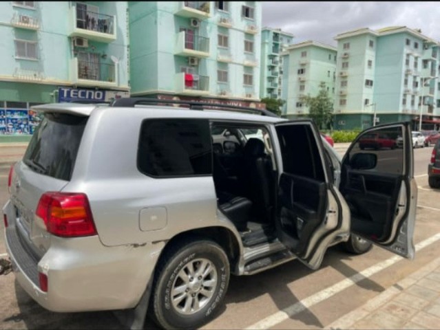 Venda Toyota Land Cruiser Gxr v8