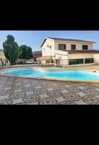 Venda Vivenda v 5 + anexo com piscina parcialmente mobilado no projeto nova vida
