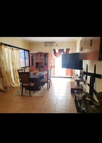 Venda Vivenda v 5 + anexo com piscina parcialmente mobilado no projeto nova vida