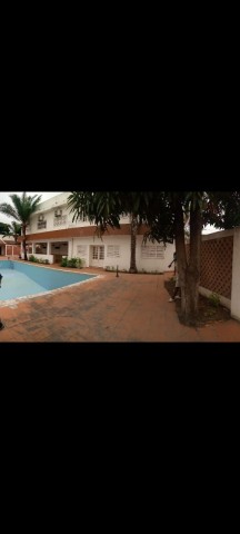 Venda A venda Vivenda v18 com piscina na maianga
