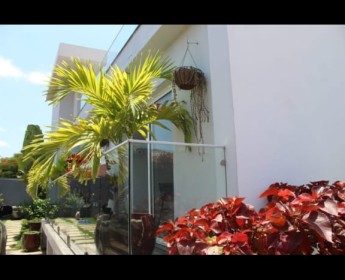 A venda Vivenda Duplex do tipo V4 com terraço no Benfica Rua do BFA