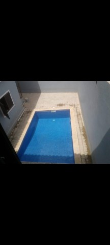 Venda Vivenda V6 com piscina no Patriota, junto ao condomínio Vila Vitória