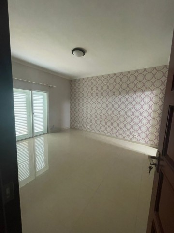 Venda Arrenda-Se Moradia T4 Duplex - Cond. Quedas De Kalandula