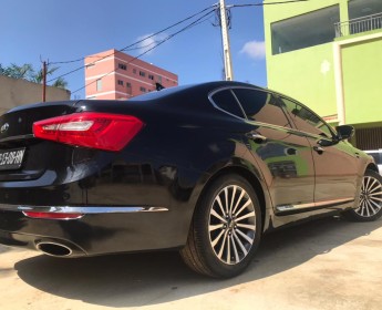 A venda Kia K7 semi novo mrin