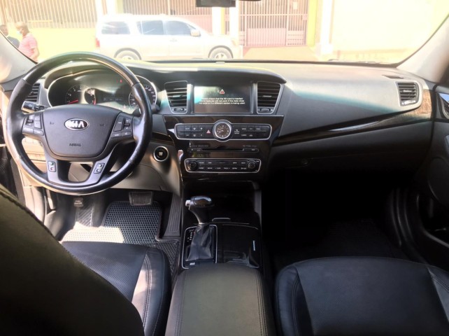Venda Kia K7 semi novo mrin