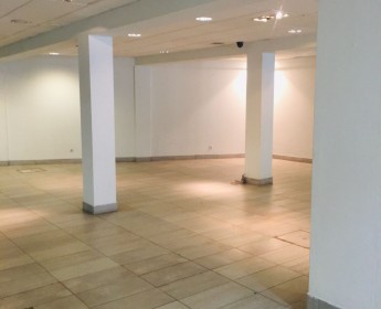 A venda LOJA DISPONÍVEL PARA ARRENDAMENTO* na cidade (kinaxixi)