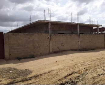 A venda Vivenda inacabada a venda no kikuxi