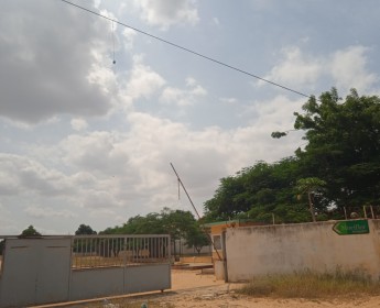 A venda Vende-se um armazém num terreno de 3.5 hectares no Kikuxi, ainda com u...