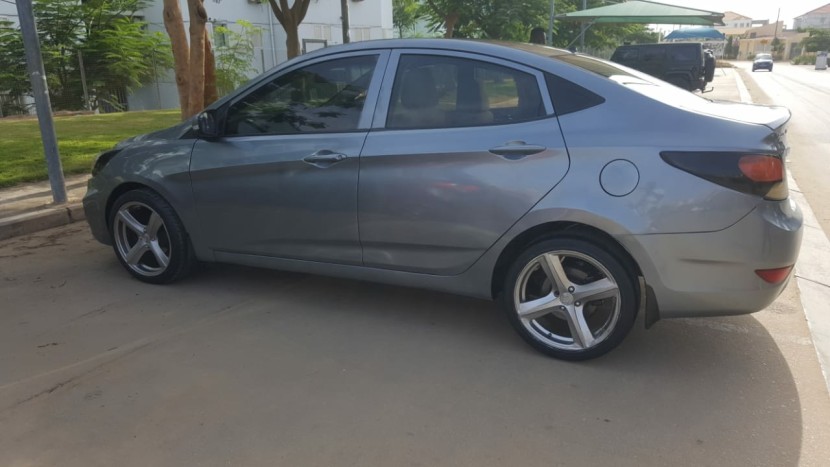 Venda HYUNDAI ACCENT